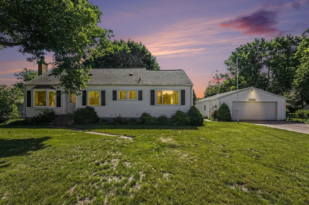3756 Auburn Avenue NE Plainfield Charter Township MI 49525