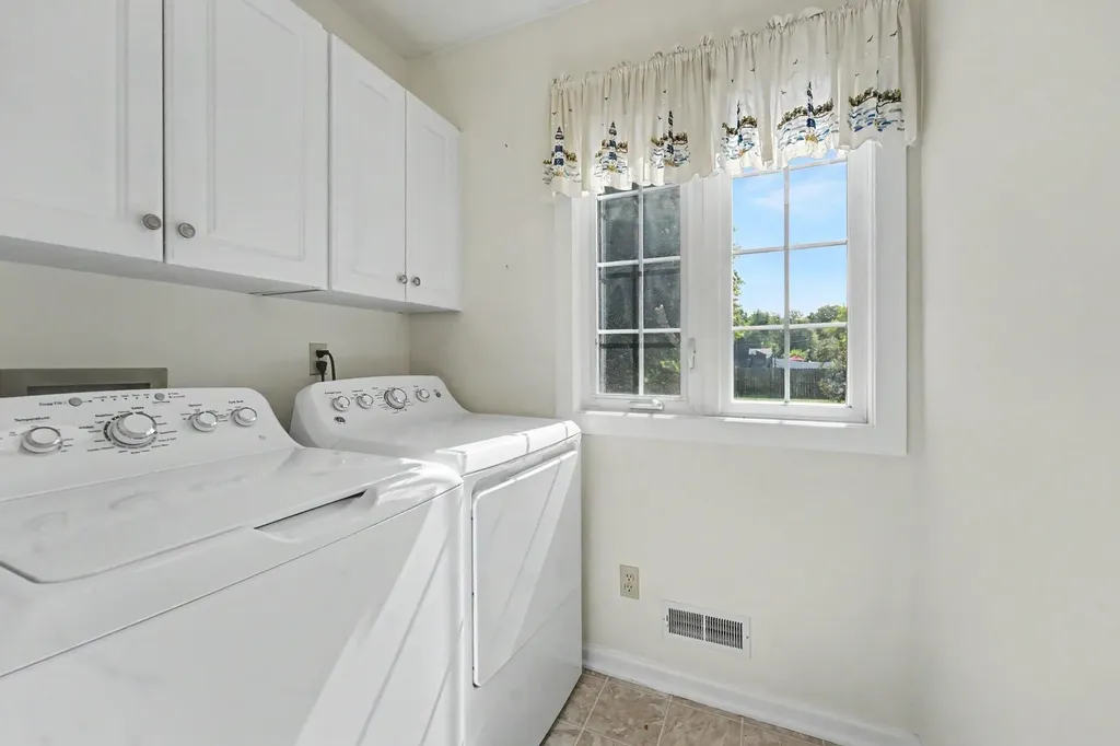 3756 Auburn Avenue NE Plainfield Charter Township MI 49525