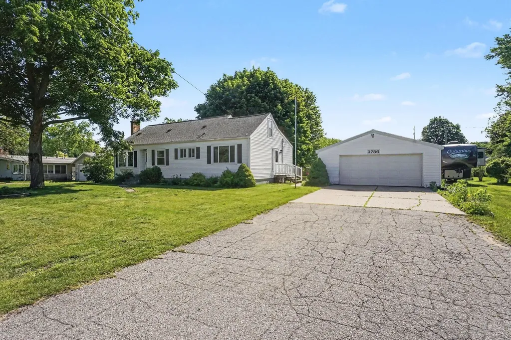 3756 Auburn Avenue NE Plainfield Charter Township MI 49525