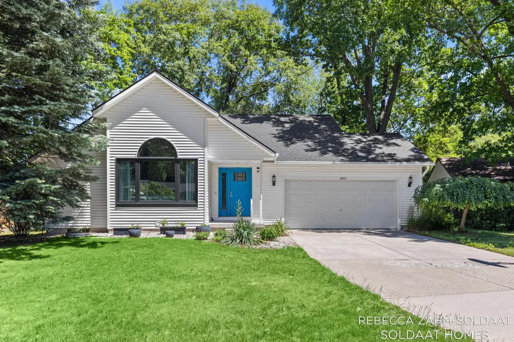 3828 Cook Court SW Wyoming City MI 49519