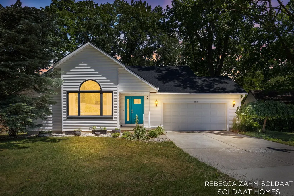 3828 Cook Court SW Wyoming City MI 49519