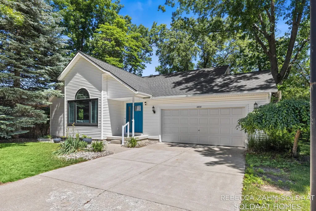3828 Cook Court SW Wyoming City MI 49519