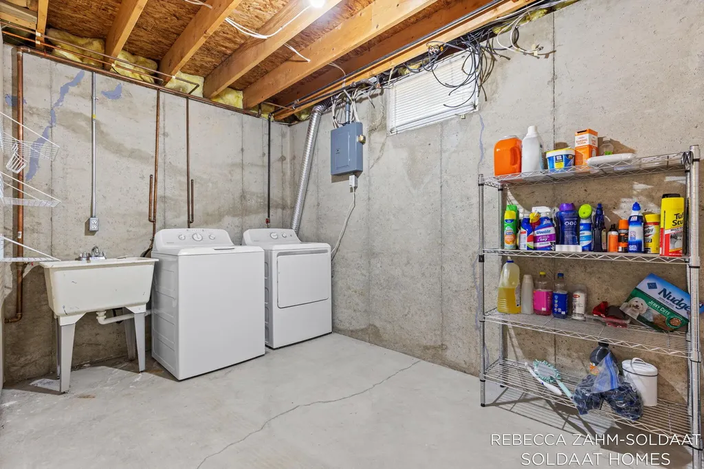 3828 Cook Court SW Wyoming City MI 49519