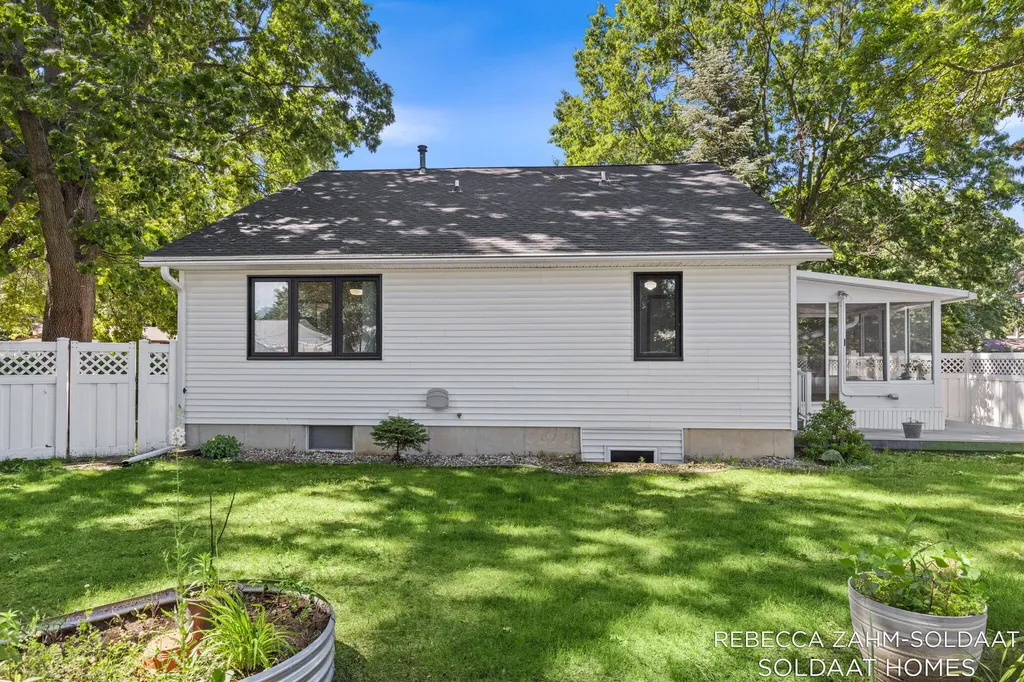 3828 Cook Court SW Wyoming City MI 49519