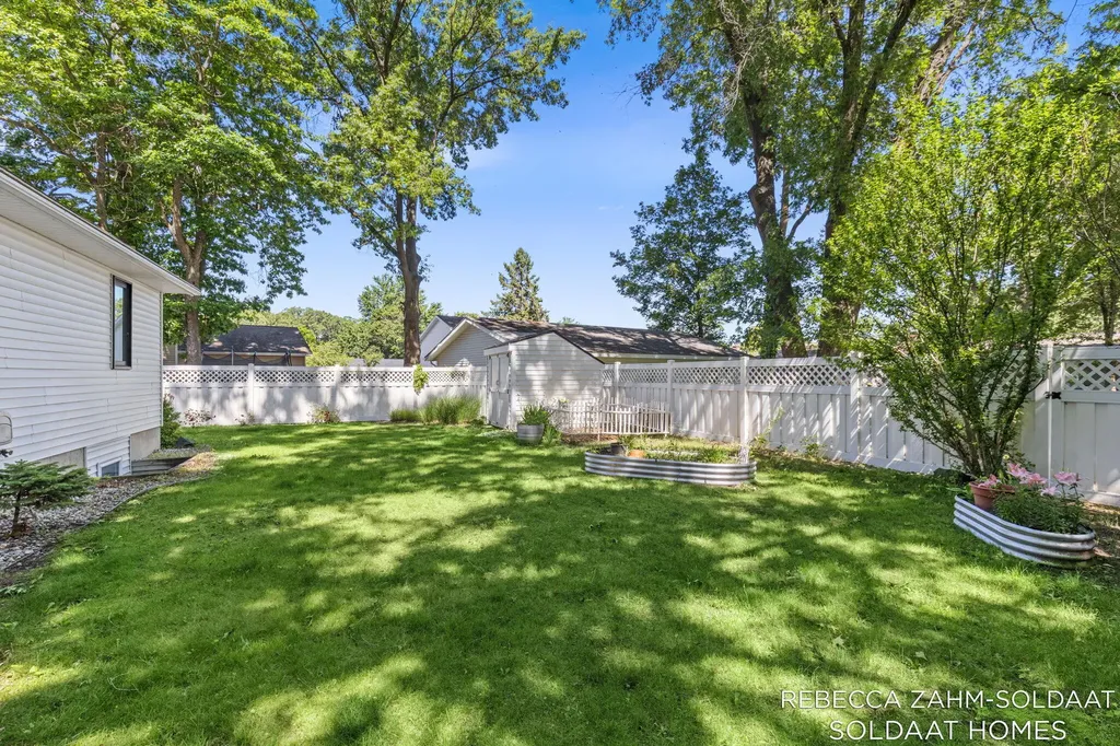 3828 Cook Court SW Wyoming City MI 49519