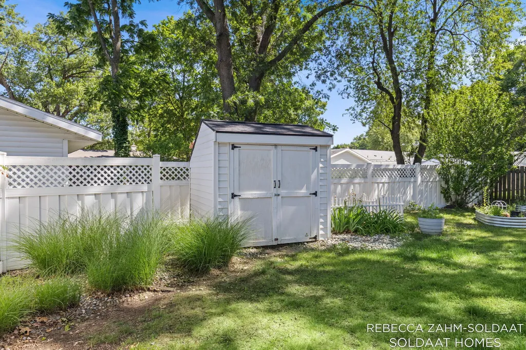 3828 Cook Court SW Wyoming City MI 49519