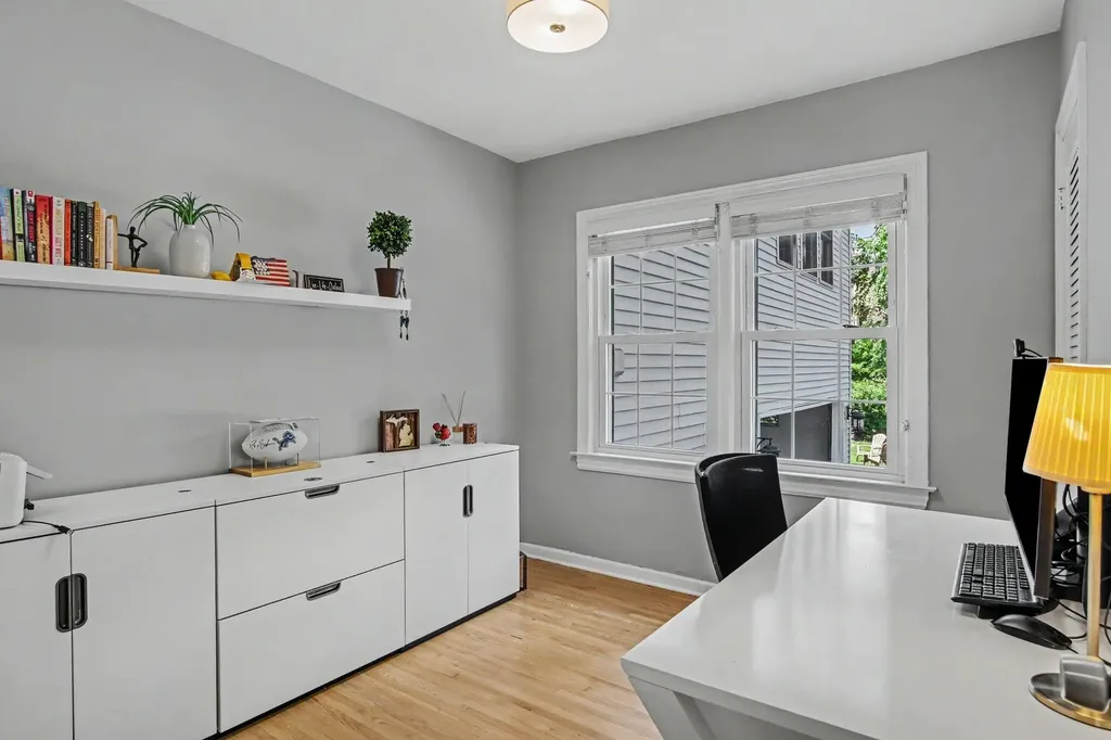 2621 Elmwood Drive SE East Grand Rapids City MI 49506