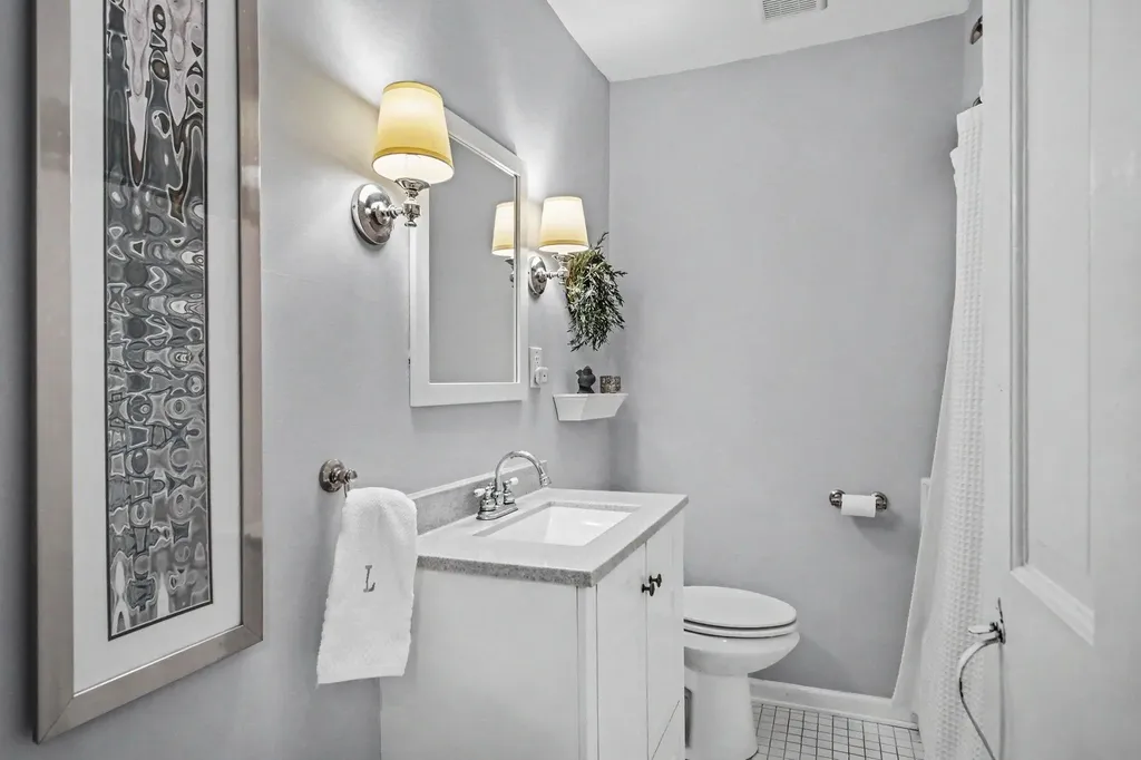 2621 Elmwood Drive SE East Grand Rapids City MI 49506