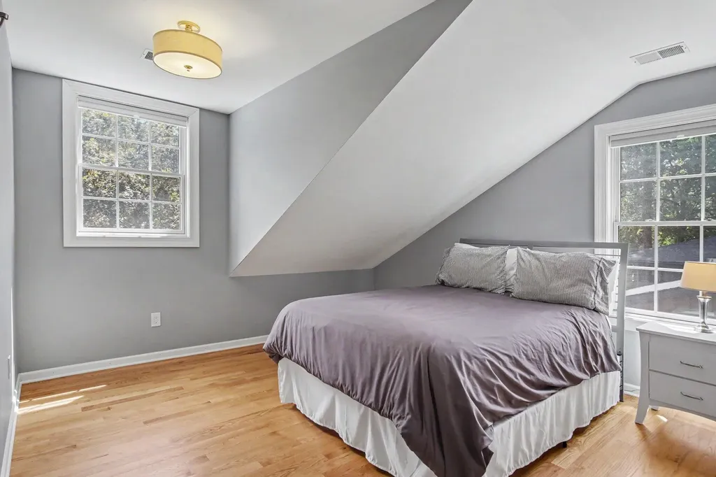2621 Elmwood Drive SE East Grand Rapids City MI 49506