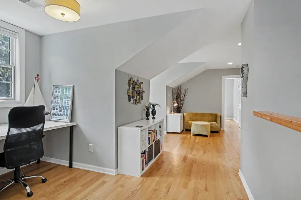 2621 Elmwood Drive SE East Grand Rapids City MI 49506