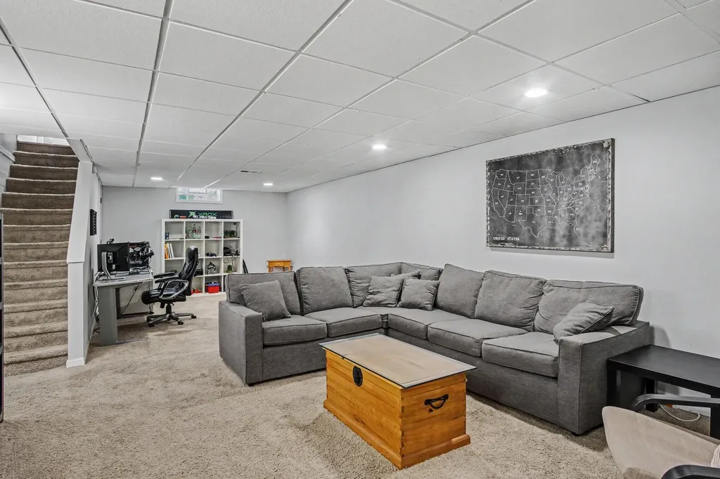 2621 Elmwood Drive SE East Grand Rapids City MI 49506