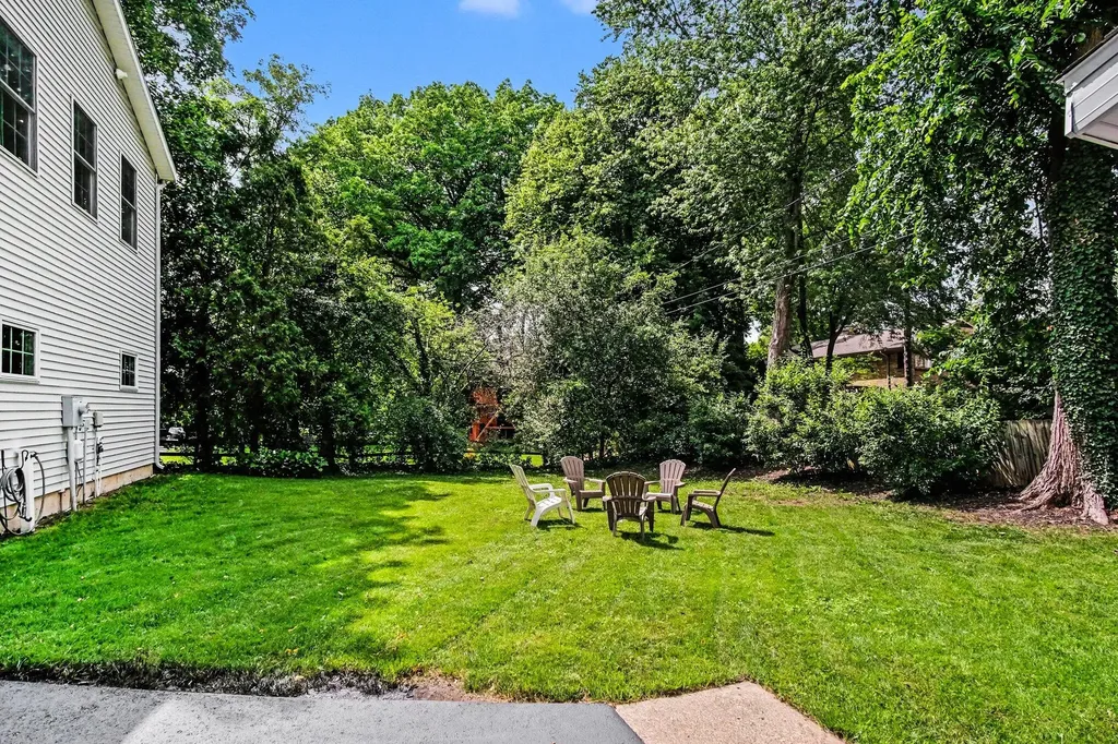 2621 Elmwood Drive SE East Grand Rapids City MI 49506