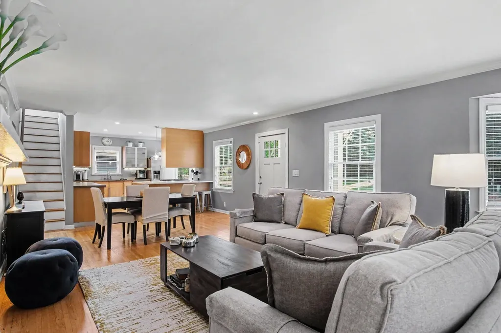 2621 Elmwood Drive SE East Grand Rapids City MI 49506