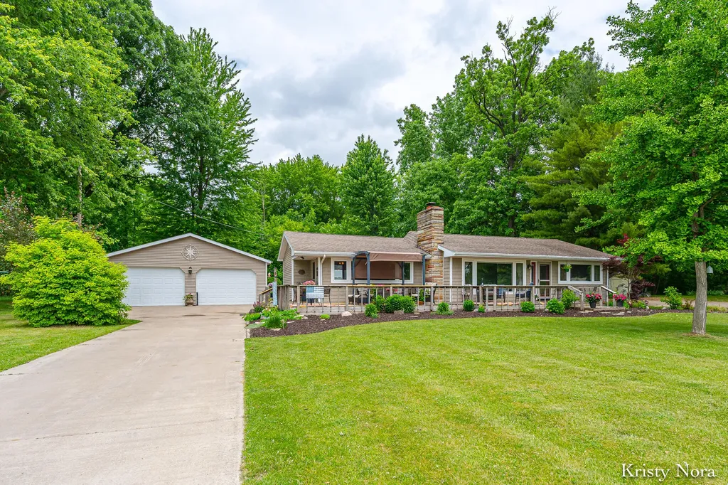 5937 E Pakes Road Evergreen Township MI 48818