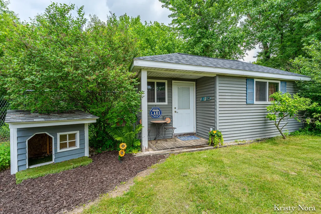 5937 E Pakes Road Evergreen Township MI 48818