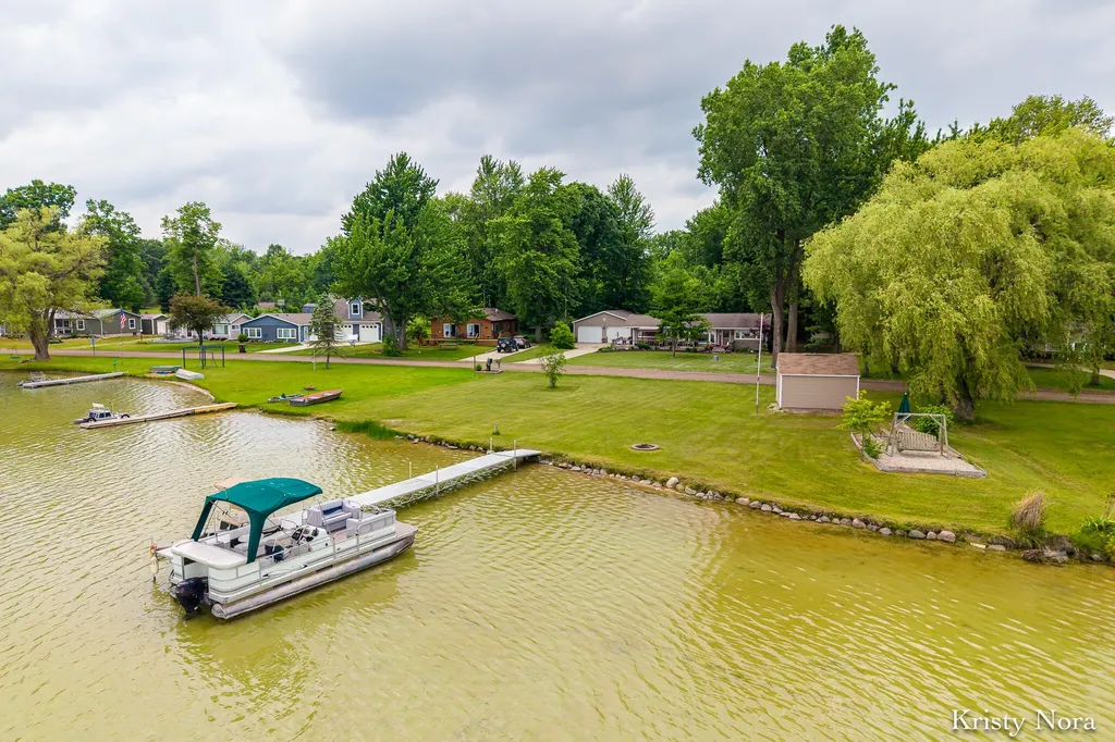 5937 E Pakes Road Evergreen Township MI 48818