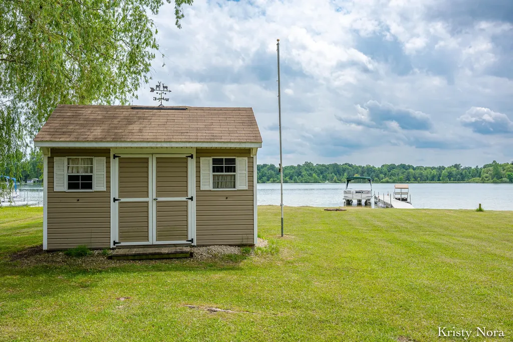 5937 E Pakes Road Evergreen Township MI 48818