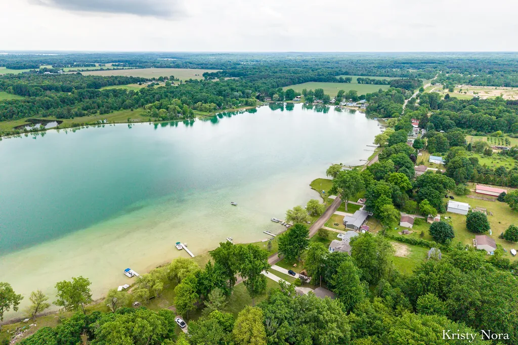 5937 E Pakes Road Evergreen Township MI 48818