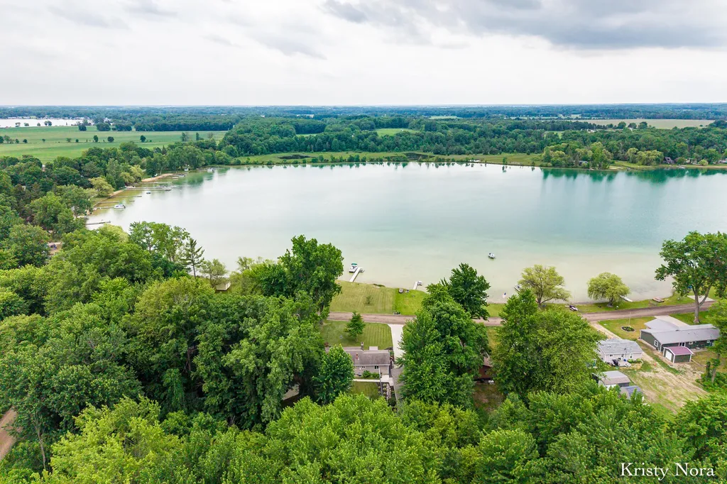 5937 E Pakes Road Evergreen Township MI 48818