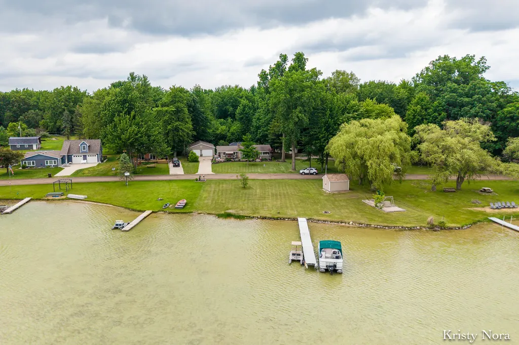 5937 E Pakes Road Evergreen Township MI 48818
