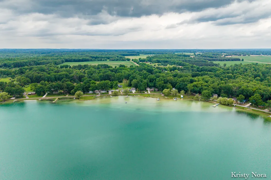 5937 E Pakes Road Evergreen Township MI 48818