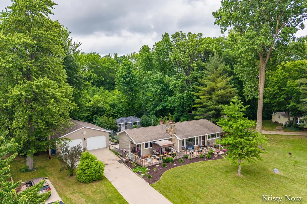 5937 E Pakes Road Evergreen Township MI 48818