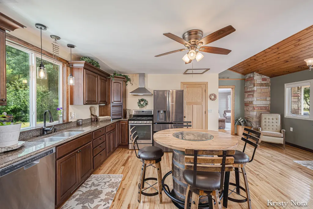 5937 E Pakes Road Evergreen Township MI 48818