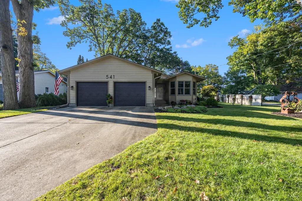541 Mason Street Saugatuck City MI 49453