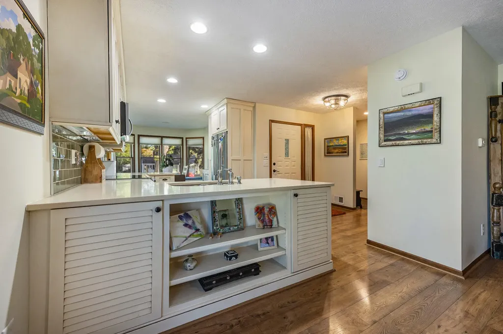541 Mason Street Saugatuck City MI 49453