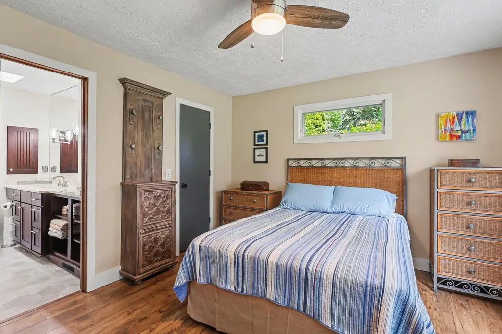 541 Mason Street Saugatuck City MI 49453