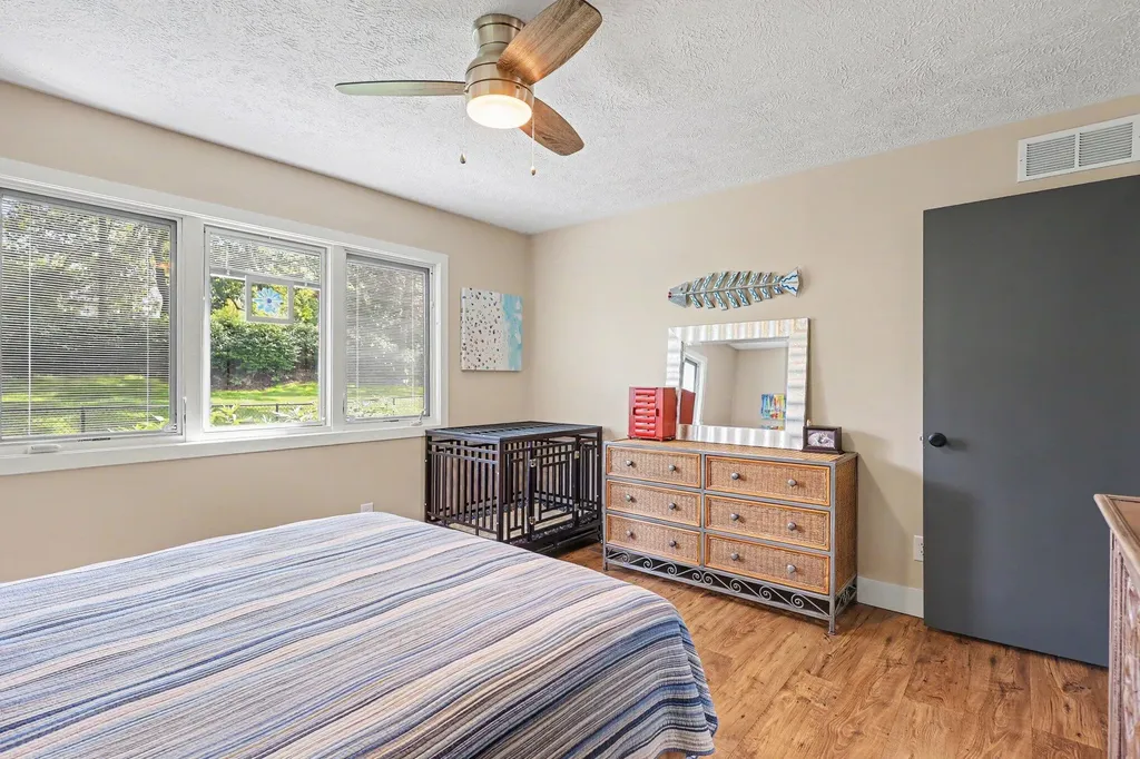 541 Mason Street Saugatuck City MI 49453