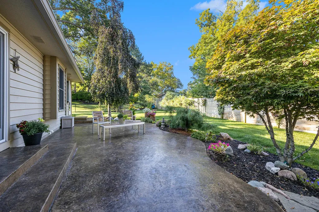 541 Mason Street Saugatuck City MI 49453