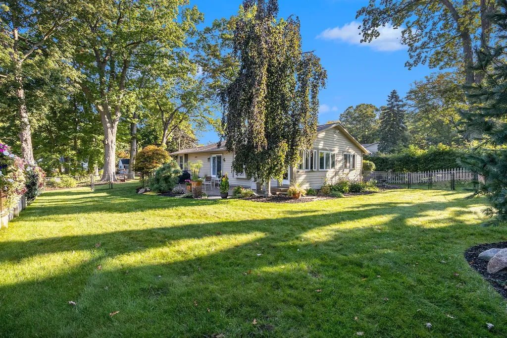 541 Mason Street Saugatuck City MI 49453
