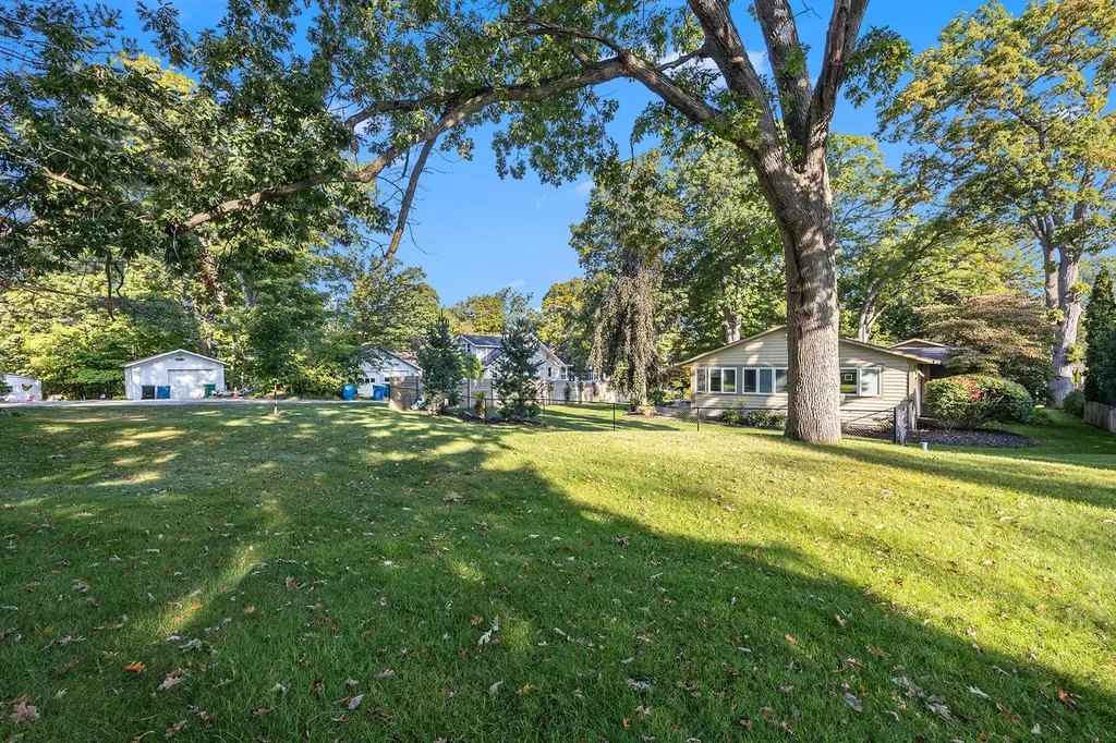 541 Mason Street Saugatuck City MI 49453