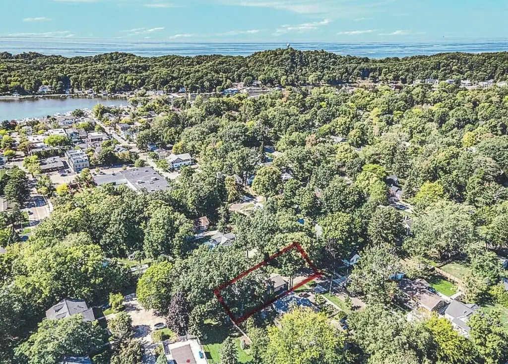 541 Mason Street Saugatuck City MI 49453
