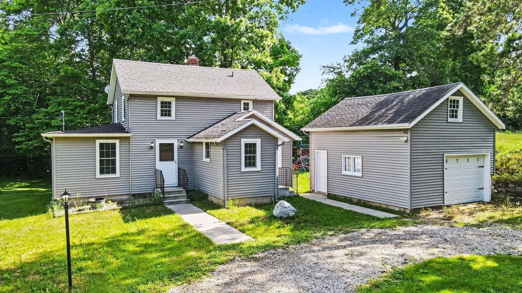5737 S M-37 Baltimore Township MI 49058