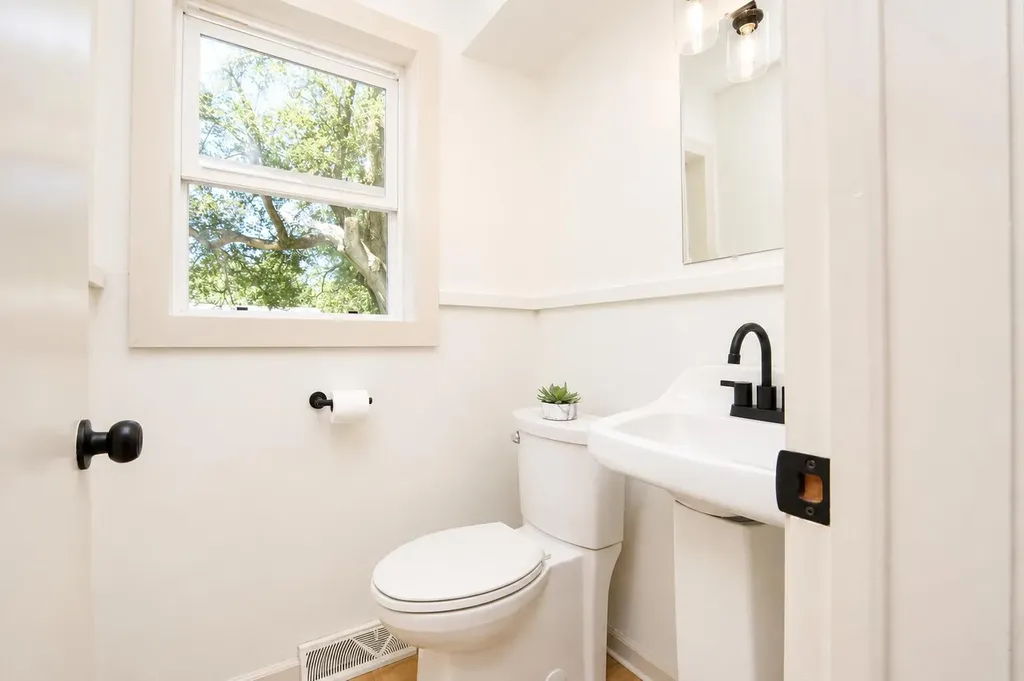 2490 Strathmore Street Oshtemo Charter Township MI 49009
