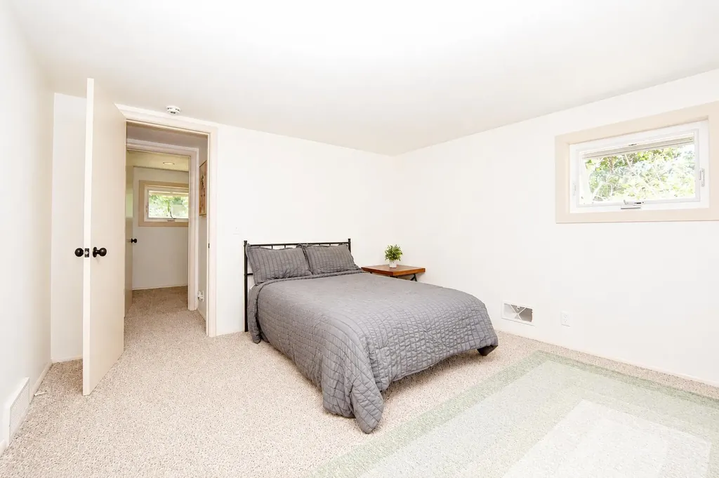 2490 Strathmore Street Oshtemo Charter Township MI 49009