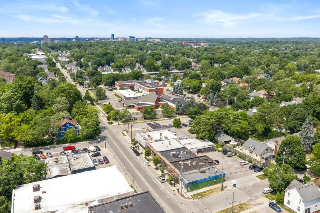1321 Fulton Street E Grand Rapids City MI 49503