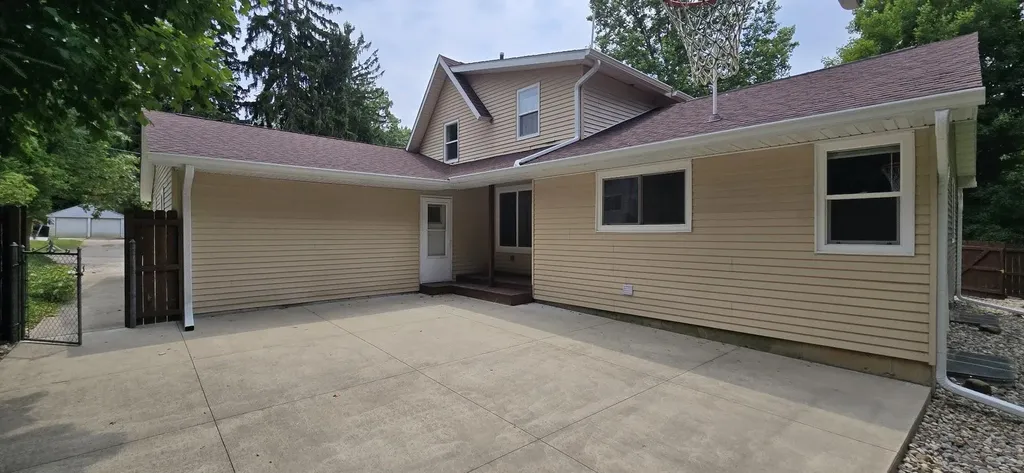 211 Forest Marshall City MI 49068