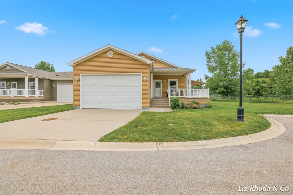 5610 Kingsley Drive NE Courtland Township MI 49341