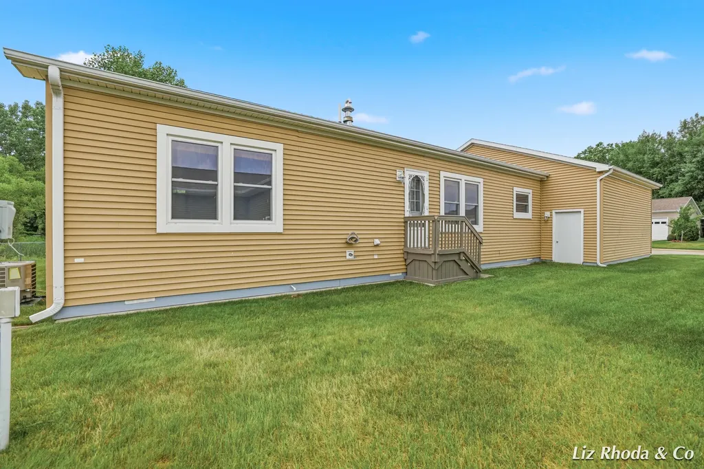 5610 Kingsley Drive NE Courtland Township MI 49341