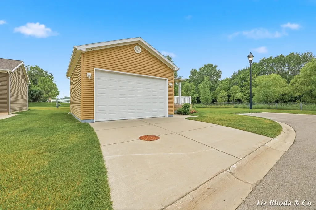 5610 Kingsley Drive NE Courtland Township MI 49341
