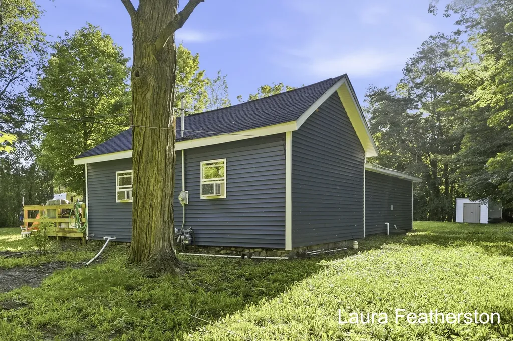 4948 Sturgis Avenue NE Cannon Township MI 49341