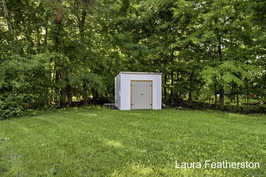 4948 Sturgis Avenue NE Cannon Township MI 49341