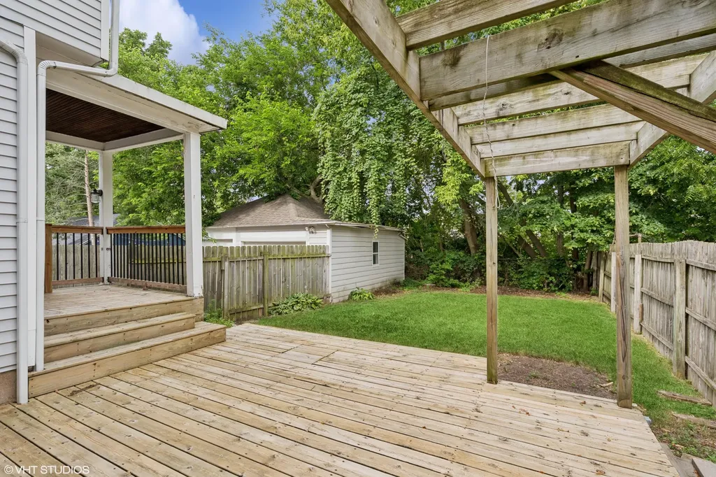 715 Gladstone Drive SE East Grand Rapids City MI 49506