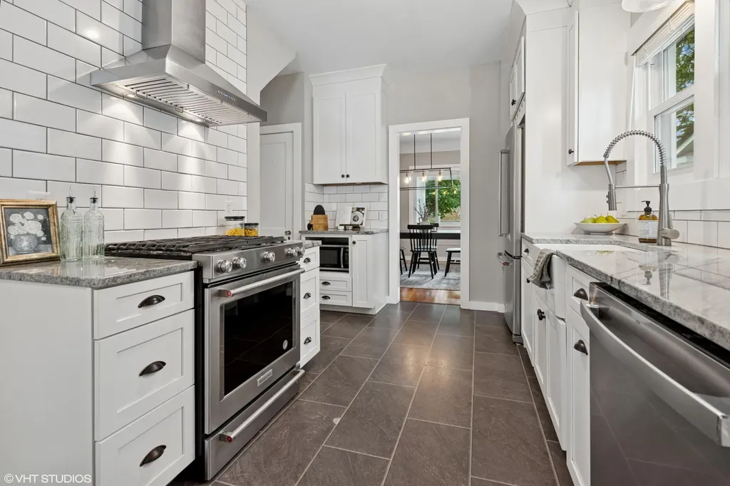 715 Gladstone Drive SE East Grand Rapids City MI 49506
