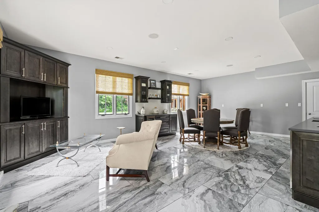 329 W Circle Drive North Muskegon City MI 49445