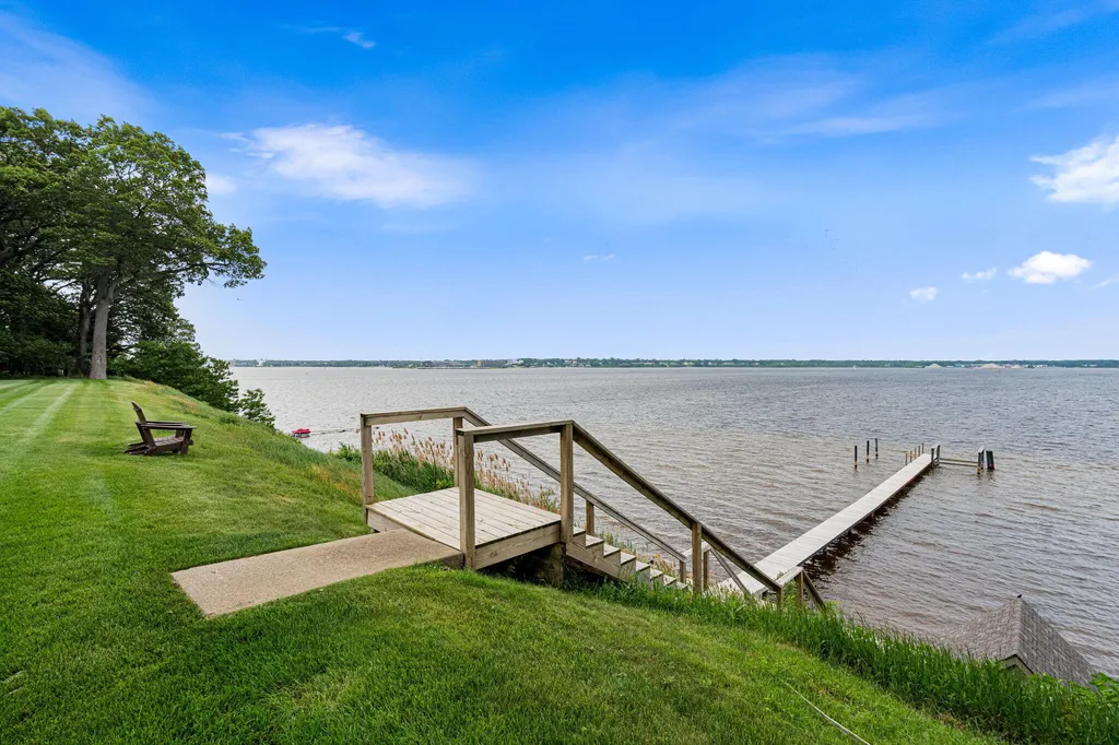 329 W Circle Drive North Muskegon City MI 49445