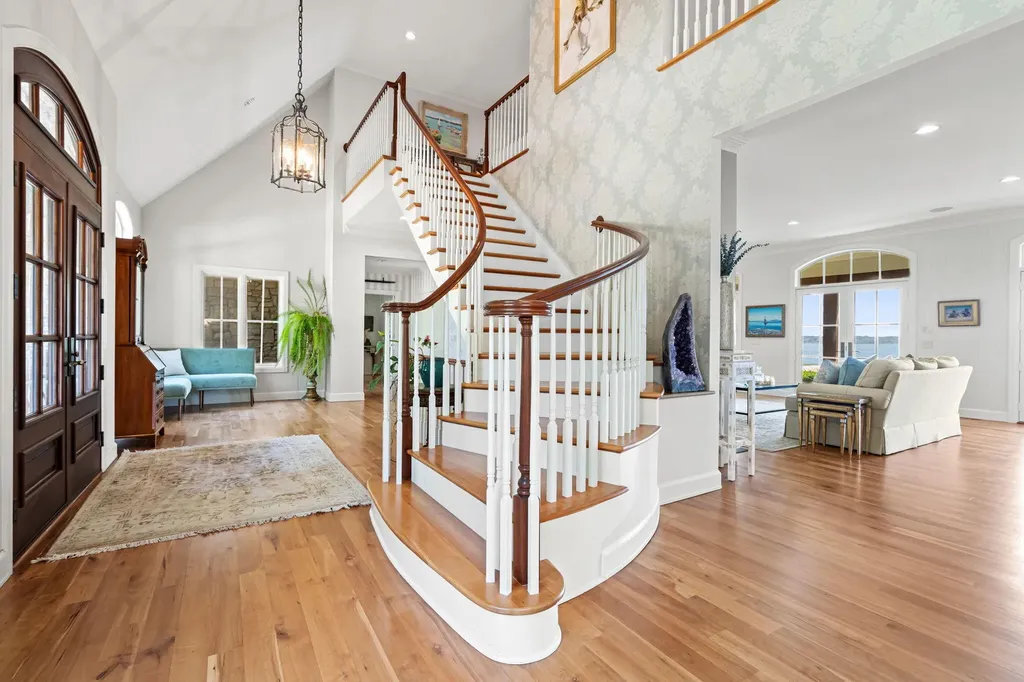 329 W Circle Drive North Muskegon City MI 49445
